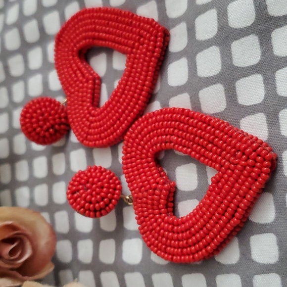 Piper K Handcrafted Seedbead Heart Earrings - Picture 5 of 8